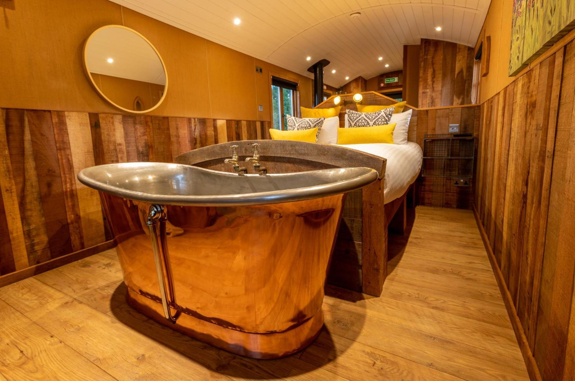 Ashwood Shepherd Hut -Ockeridge Rural Retreats Διαμέρισμα Ουόρσεστερ Εξωτερικό φωτογραφία