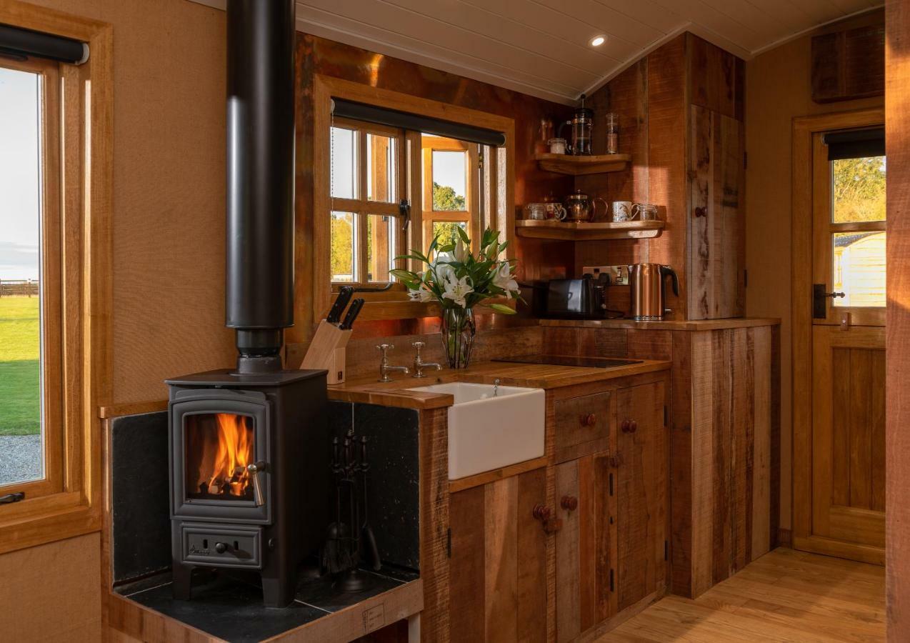 Ashwood Shepherd Hut -Ockeridge Rural Retreats Διαμέρισμα Ουόρσεστερ Εξωτερικό φωτογραφία