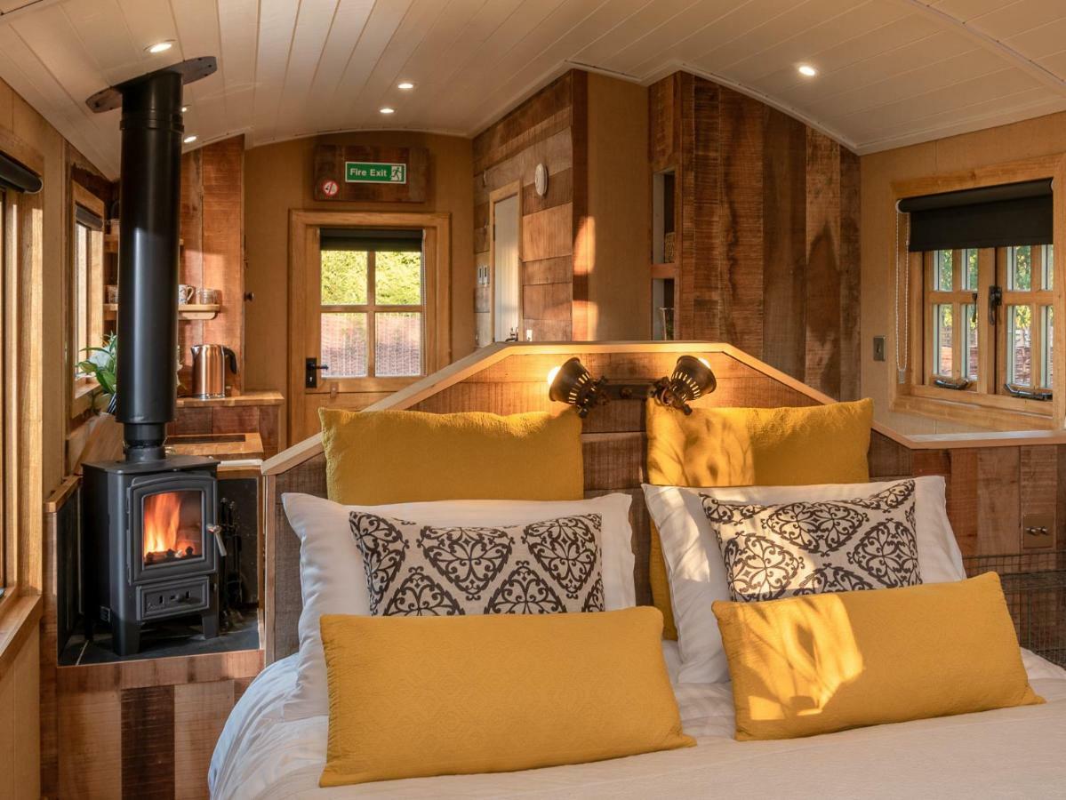 Ashwood Shepherd Hut -Ockeridge Rural Retreats Διαμέρισμα Ουόρσεστερ Εξωτερικό φωτογραφία